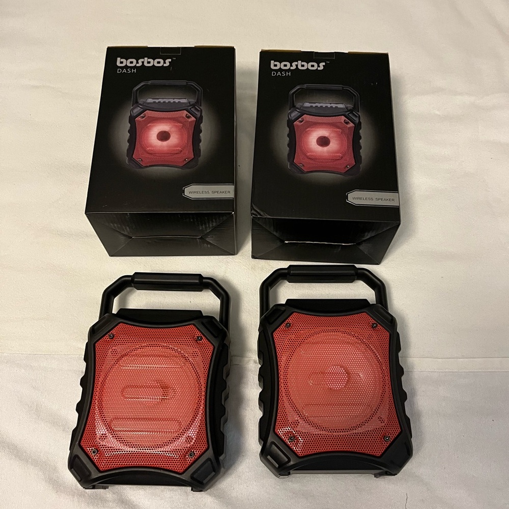 Bosbos Dash Recharge Bluetooth Wireless 2 (Pair)Speakers NWOT see video